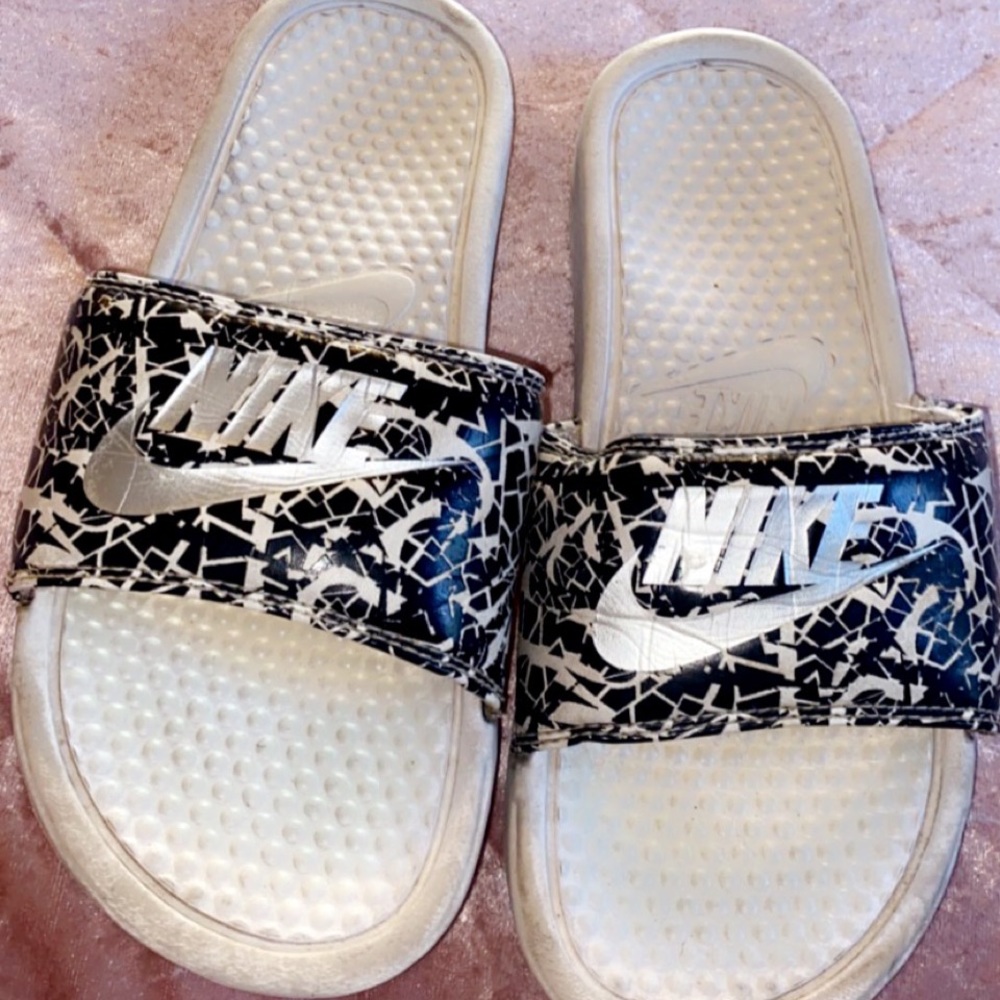 Women’s NIKE slides